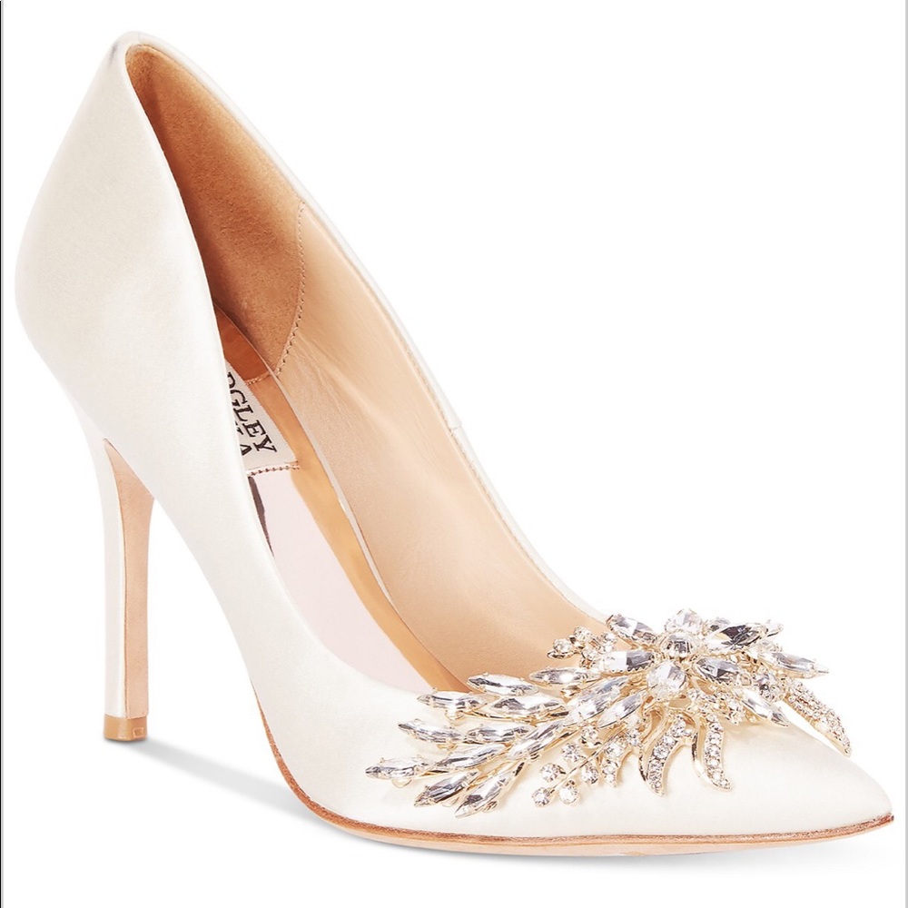 NWOT GORGEOUS Marcela ivory satin embellished shoe